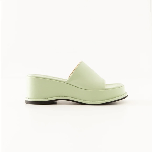 Shop Peche Frida Chunky Platform Slides - Picture 3 of 5